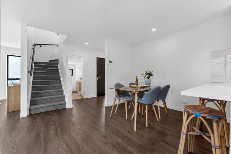 Photo of property in 21b County Road, Torbay, Auckland, 0630