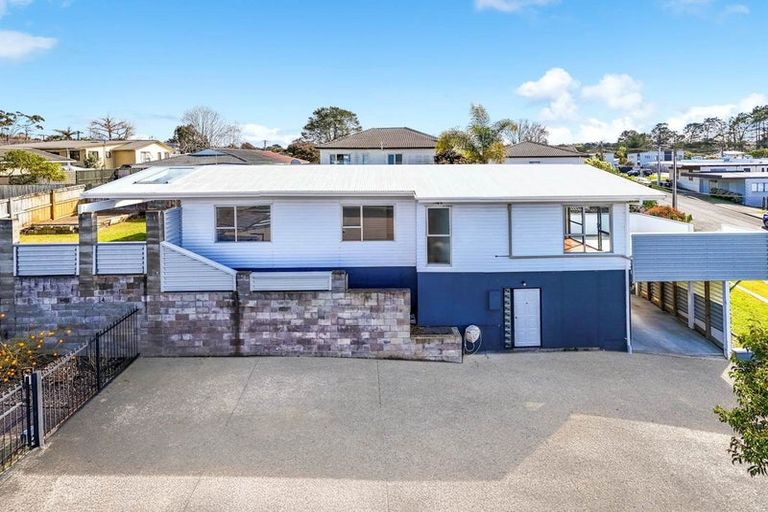 Photo of property in 3 Spargo Road, Massey, Auckland, 0614