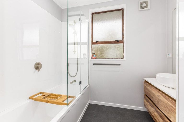 Photo of property in 9a City View Grove, Harbour View, Lower Hutt, 5010