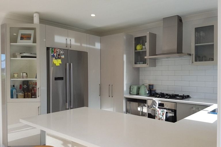 Photo of property in 56 Te Kio Crescent, Papamoa Beach, Papamoa, 3118