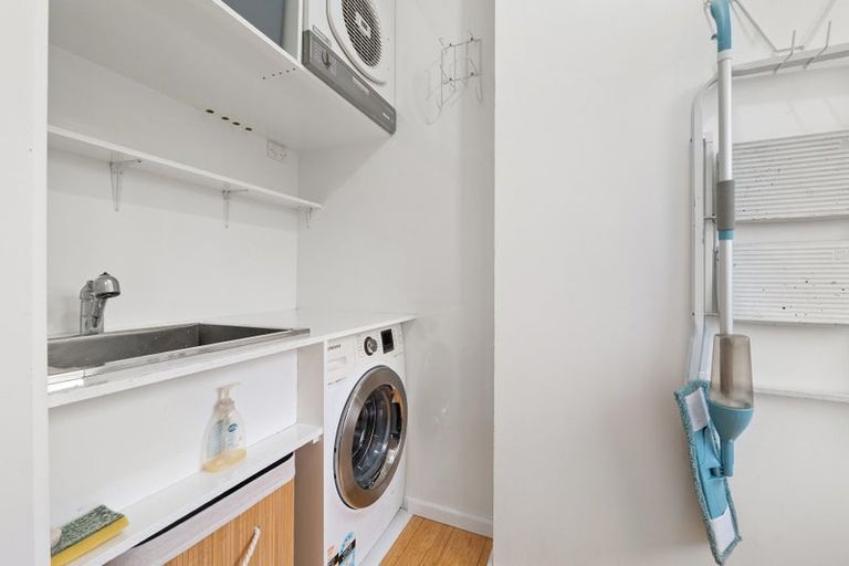 Photo of property in 17 Warren Crescent, Hillmorton, Christchurch, 8025