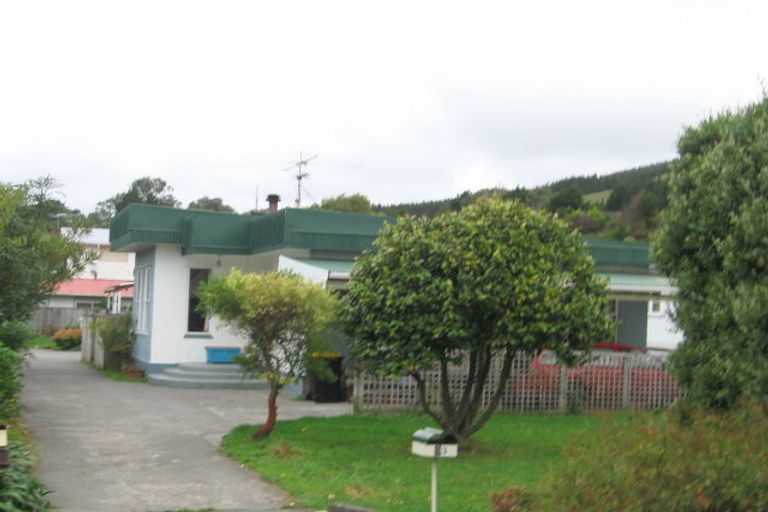 Photo of property in 33 Collins Avenue, Tawa, Wellington, 5028