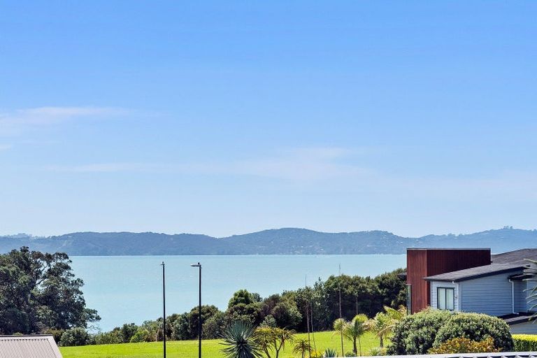 Photo of property in 32 Defender Crescent, Beachlands, Auckland, 2018