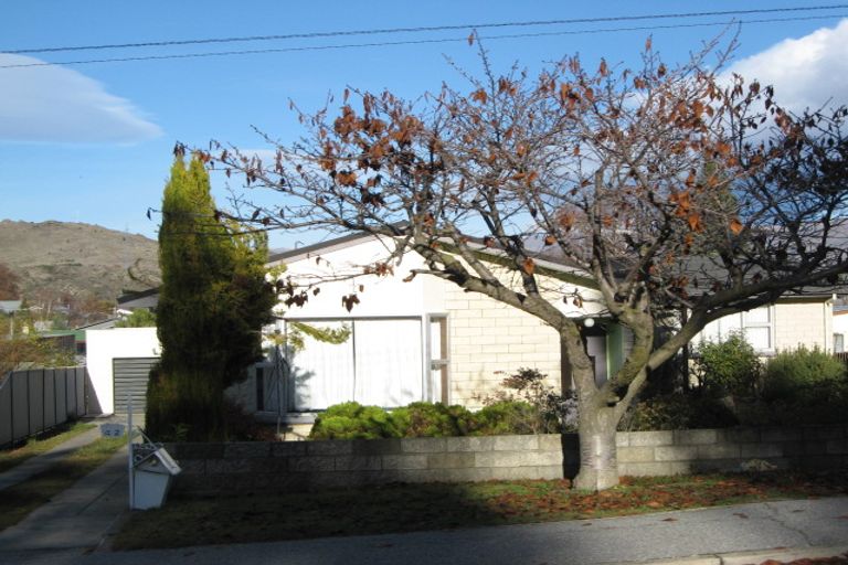 Photo of property in 42 Ortive Street, Cromwell, 9310