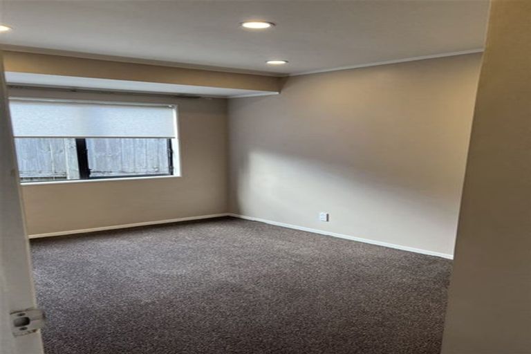 Photo of property in 2/25 Nicholas Road, Somerville, Auckland, 2014