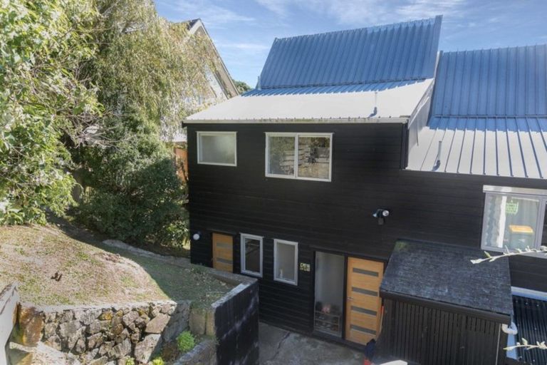 Photo of property in 1/12 Kenef Road, Paremata, Porirua, 5024