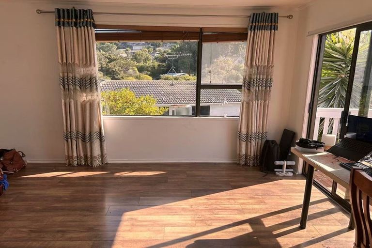 Photo of property in 22 Jenanne Place, Totara Vale, Auckland, 0629