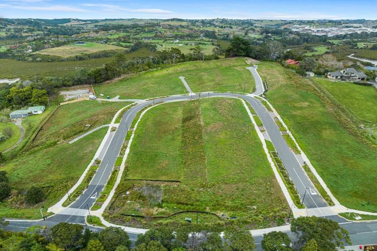 Photo of property in 15 Awanui Road, Red Beach, 0932