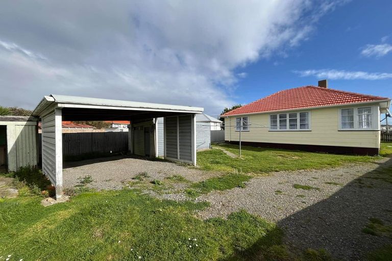 Photo of property in 18 Goldsmith Crescent, Levin, 5510