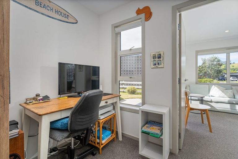 Photo of property in 15 Admiral Drive, Cooks Beach, Whitianga, 3591