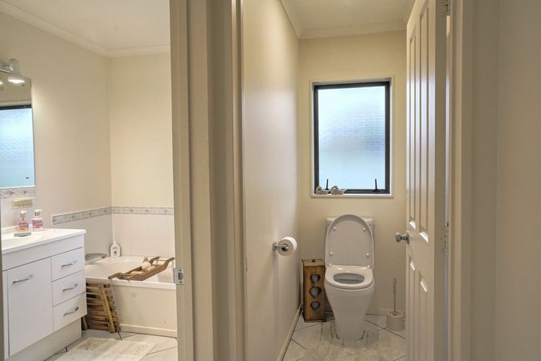 Photo of property in 8 Cairns Crescent, Rototuna, Hamilton, 3210