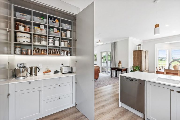 Photo of property in 191 Pukenamu Road, Te Horo, Otaki, 5581