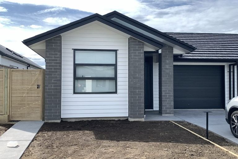 Photo of property in 97a Awataha Crescent, Pyes Pa, Tauranga, 3110