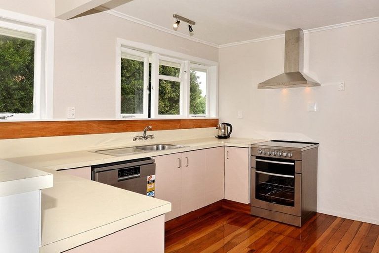 Photo of property in 25 Graham Avenue, Te Atatu Peninsula, Auckland, 0610