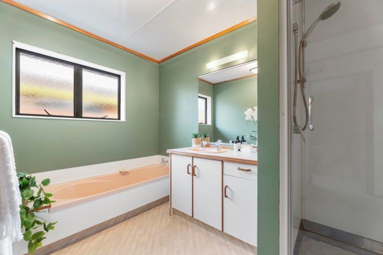 Photo of property in 16b Ngamotu Place, Mount Maunganui, 3116