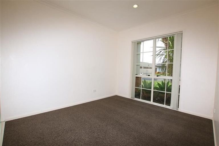 Photo of property in 57 Waimahia Avenue, Weymouth, Auckland, 2103
