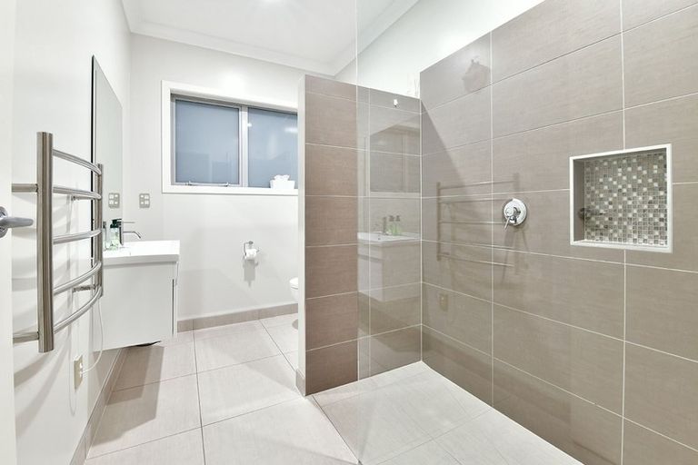 Photo of property in 10 Joblin Road, Wainui, Silverdale, 0994