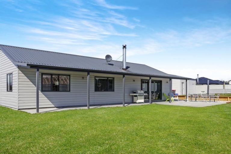 Photo of property in 19 Irishman Drive, Twizel, 7901