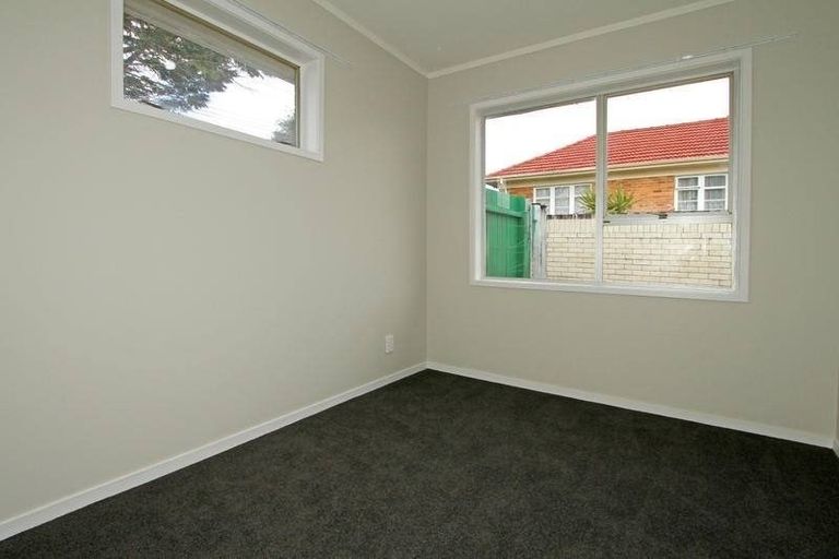 Photo of property in 1/4046 Great North Road, Glen Eden, Auckland, 0602