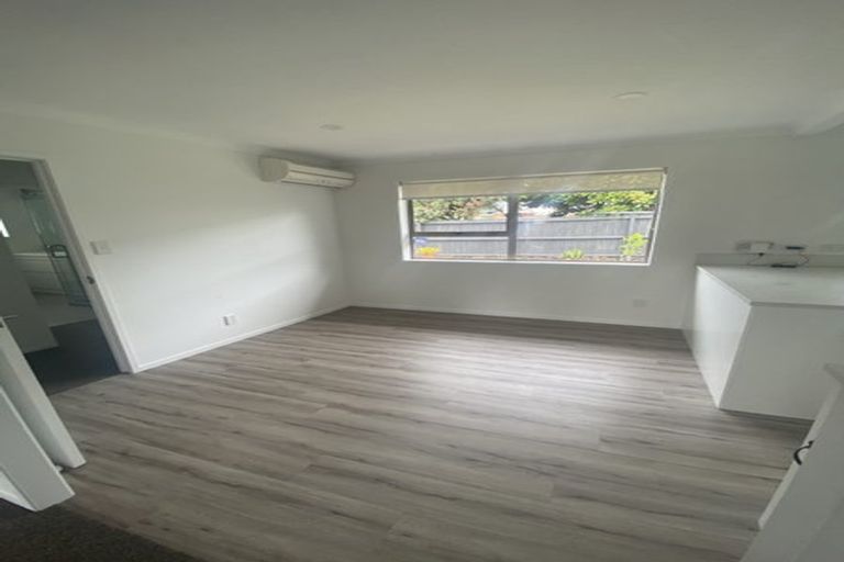 Photo of property in 2/43 Vivian Wilson Drive, Eastern Beach, Auckland, 2012