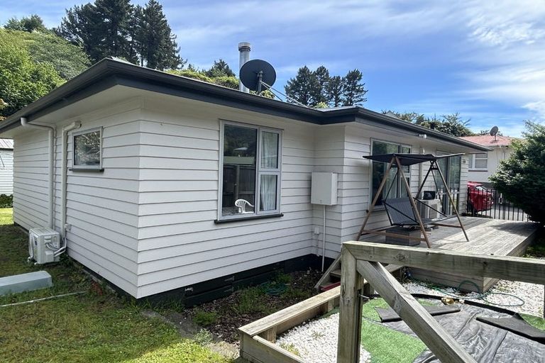 Photo of property in 53 Wairau Road, Picton, 7220