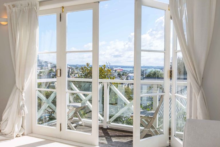 Photo of property in 41 Saint Georges Bay Road, Parnell, Auckland, 1052