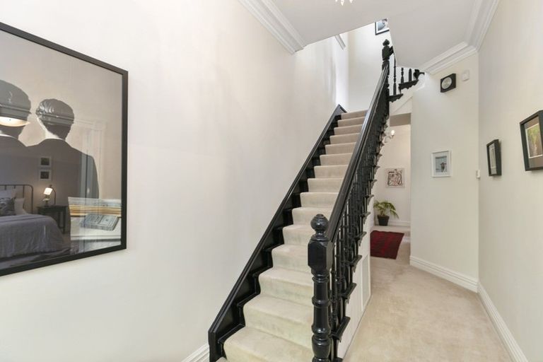 Photo of property in 26 Talavera Terrace, Kelburn, Wellington, 6012