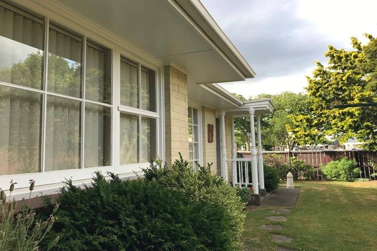 Photo of property in 2/19 Brookby Crescent, Avonhead, Christchurch, 8042