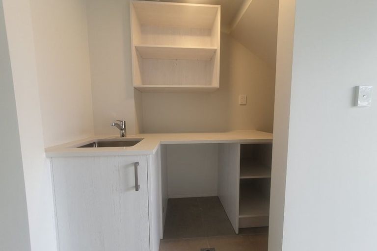 Photo of property in 3d Datura Place, Sunnynook, Auckland, 0620