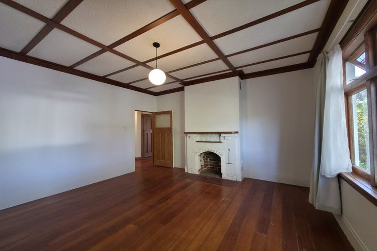 Photo of property in 2 Harvey Road, Bluff Hill, Napier, 4110