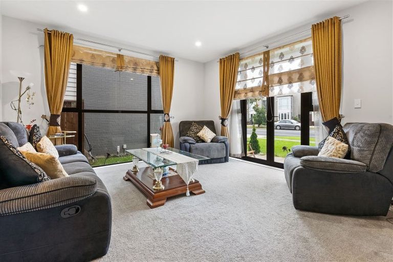 Photo of property in 19 Kauri Heart Avenue, Takanini, 2112
