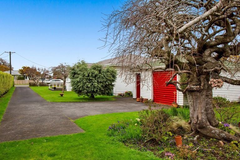Photo of property in 49 Turuturu Road, Hawera, 4610