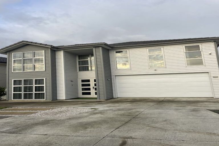 Photo of property in 8 Rossbeg Lane, Flat Bush, Auckland, 2019