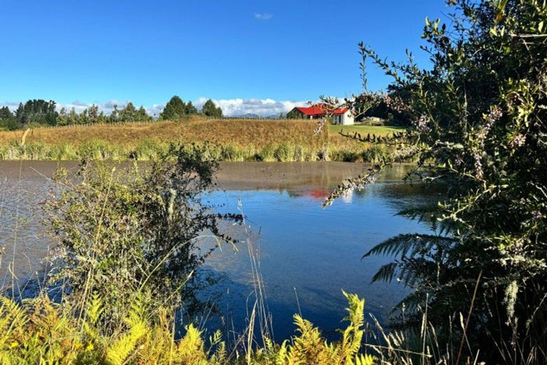 Photo of property in 70 Te Whanga Road, Levin, 5572