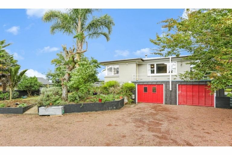 Photo of property in 8 Youngs Road, Papakura, 2110