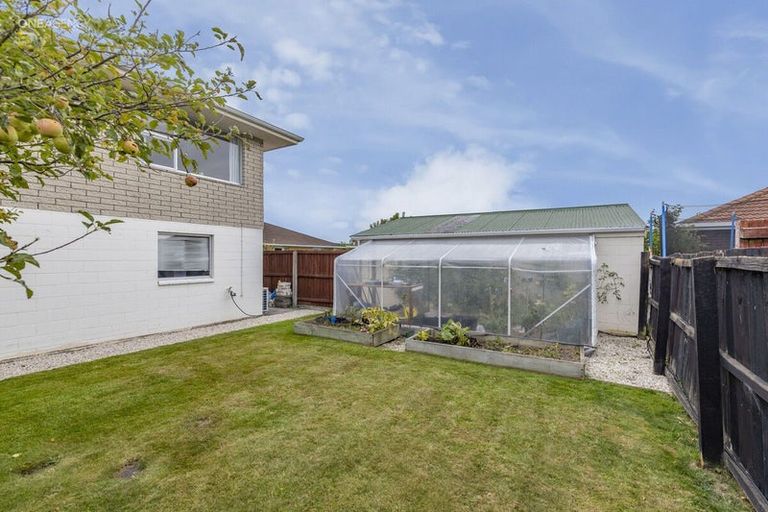 Photo of property in 15 Chilton Drive, Mairehau, Christchurch, 8052