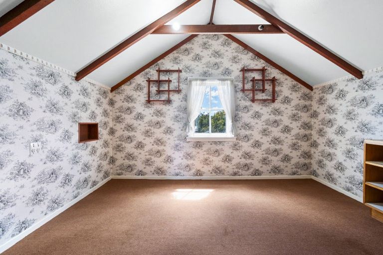 Photo of property in 8 Ross Street, Marton, 4710