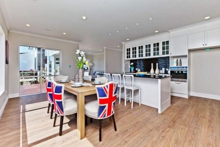 Photo of property in 188 Whangaparaoa Road, Red Beach, 0932