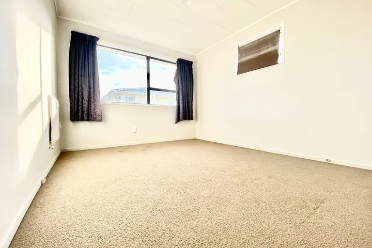 Photo of property in 15 Mon Desir Place, Manurewa, Auckland, 2102