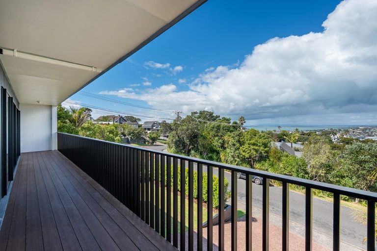 Photo of property in 2/86 Seaview Road, Castor Bay, Auckland, 0620