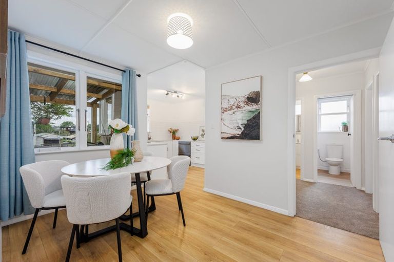 Photo of property in 27a Langton Road, Stanmore Bay, Whangaparaoa, 0932