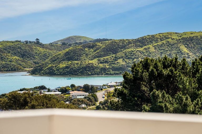 Photo of property in 2 Cromarty Place, Papakowhai, Porirua, 5024