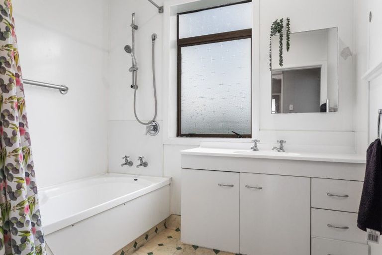 Photo of property in 1 Mckenzie Street, Taneatua, 3123