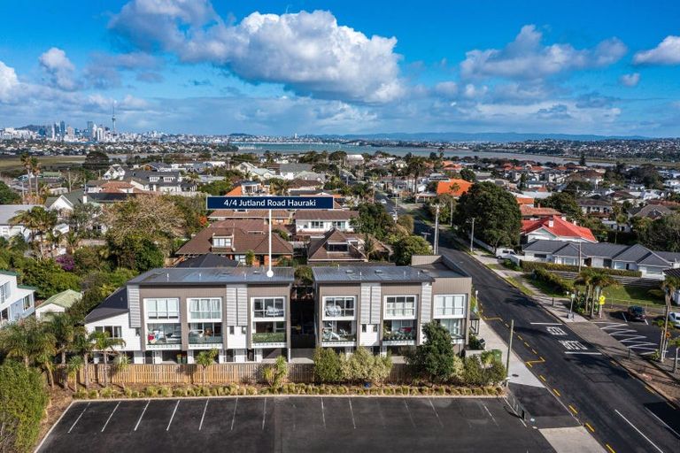Photo of property in 4/4 Jutland Road, Hauraki, Auckland, 0622