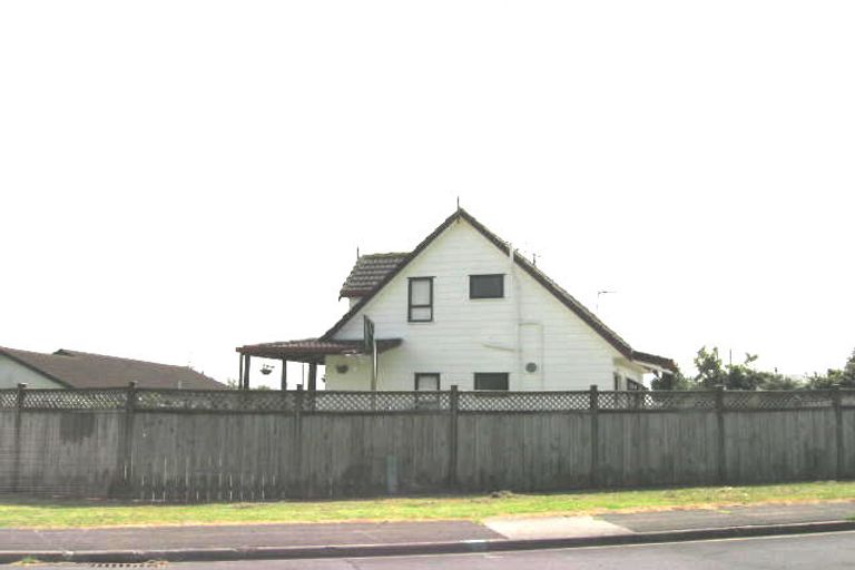 Photo of property in 1/107 Santiago Crescent, Unsworth Heights, Auckland, 0632