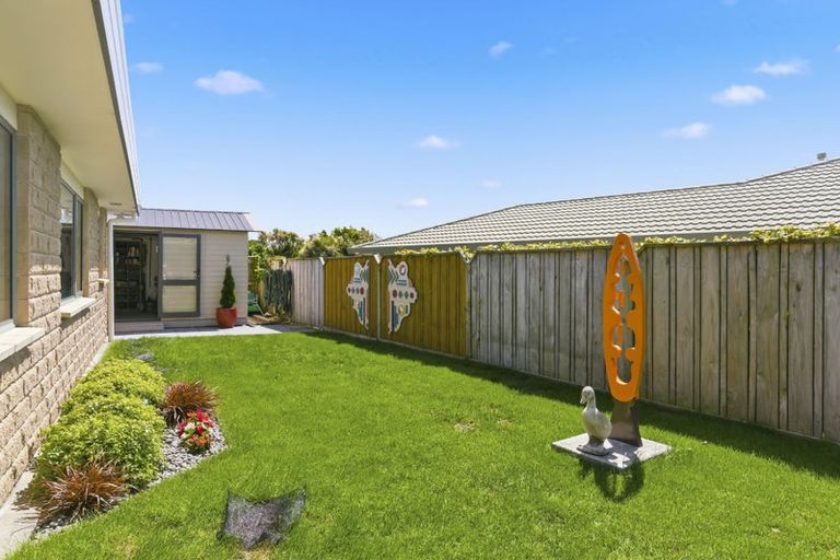 Photo of property in 100 Milne Drive, Paraparaumu, 5032