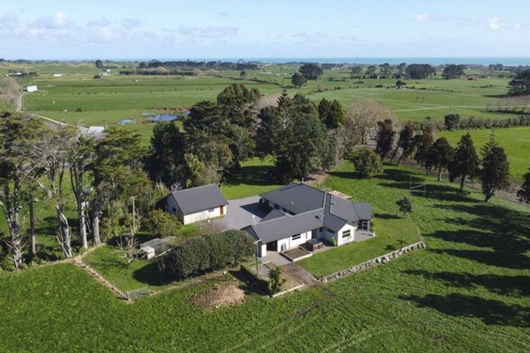 Photo of property in 177 Puniho Road, Warea, New Plymouth, 4381