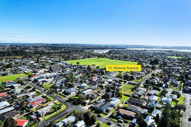 Photo of property in 1c Waione Avenue, Te Atatu Peninsula, Auckland, 0610