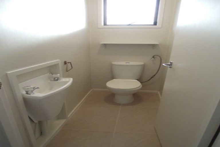 Photo of property in 4 St Catherine Crescent, West Harbour, Auckland, 0618