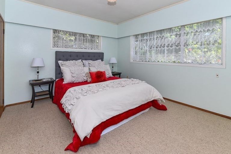 Photo of property in 20 Sunnypark Avenue, Rosehill, Papakura, 2113